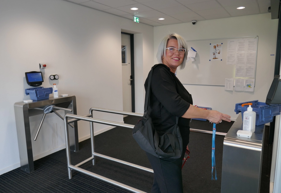 Justyna checkt in voor een nieuwe werkdag